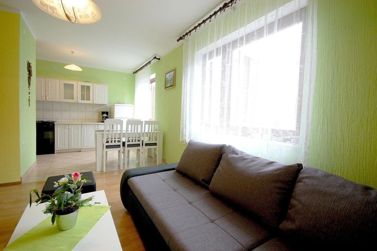 Apartment Ivan By El-Pi Tours Malinska Eksteriør billede